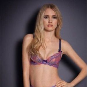 Agent Provocateur Phoenix Bra 34B purple pink lace